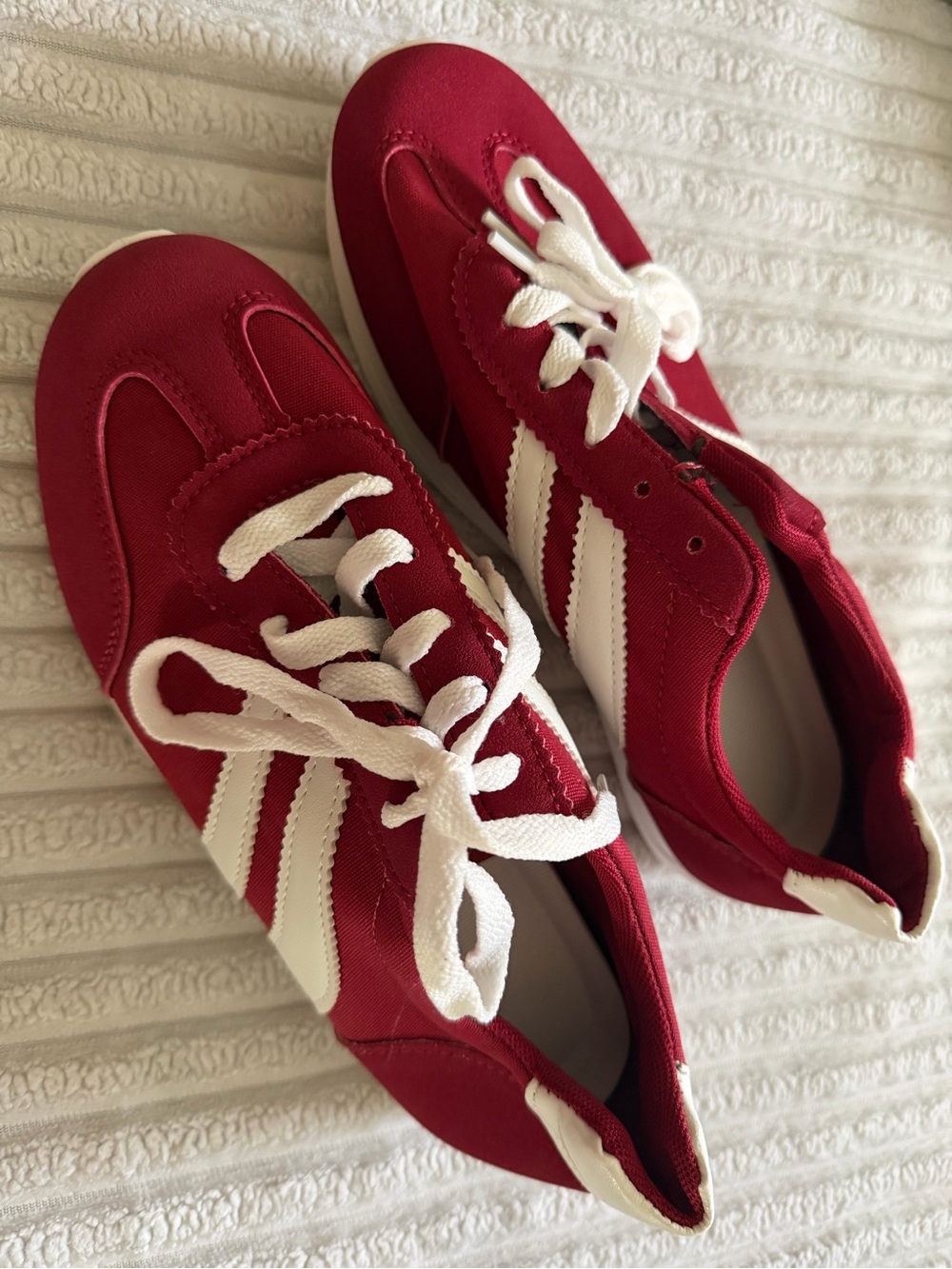 Red Canvas Sneakers with White Stripes - Men's Casual Lace-Up